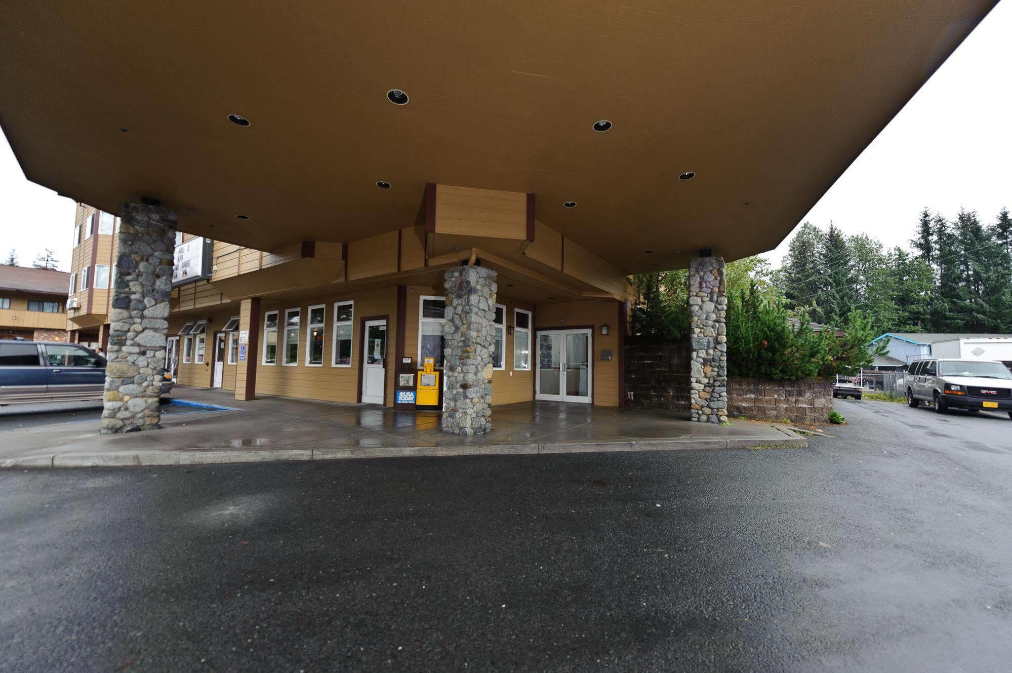 Frontier Suites Hotel In Juneau Exterior photo